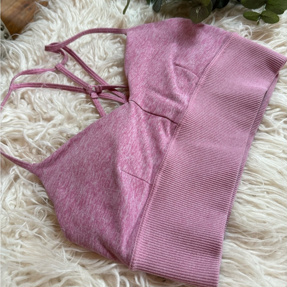 ALO Yoga Alosoft Lavish Bra - Picture 7 of 11